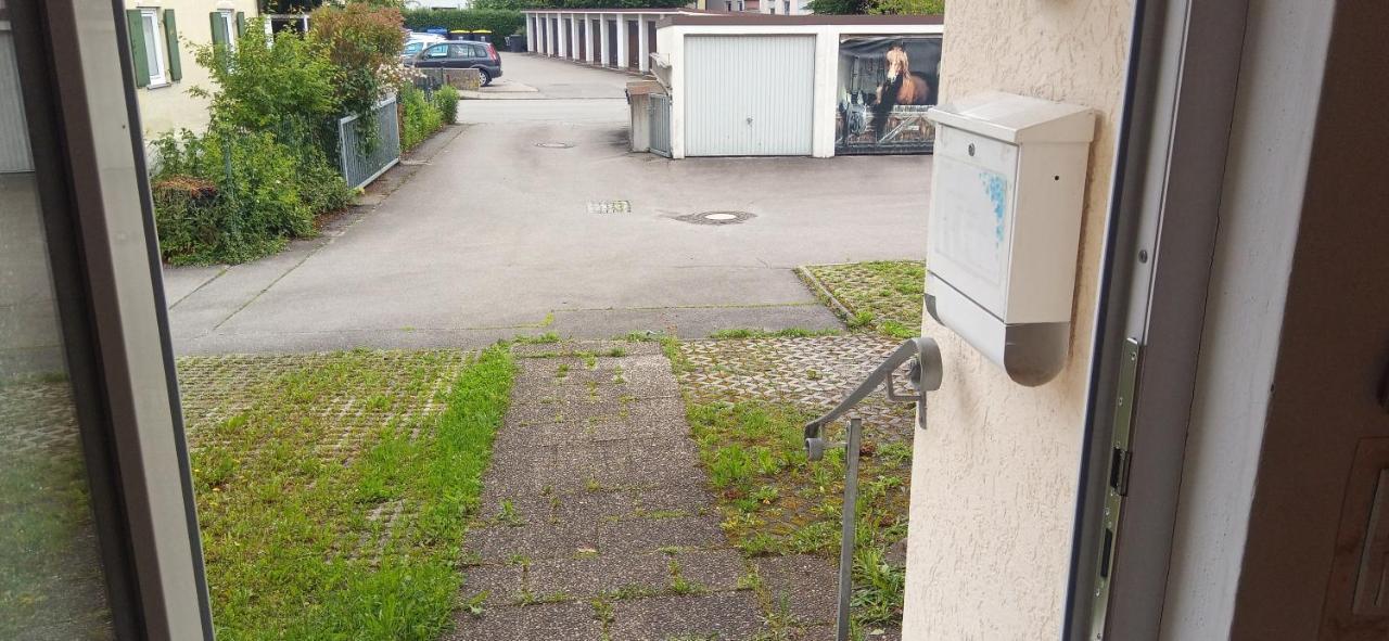 Grosses Zimmer Bad Kueche Wohnzimmer Terasse Garten Zentral Ruhig ランツベルク・アム・レヒ エクステリア 写真