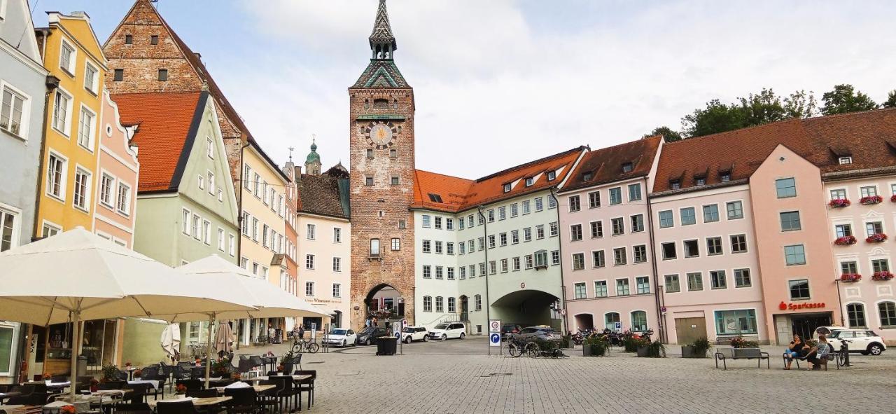 Grosses Zimmer Bad Kueche Wohnzimmer Terasse Garten Zentral Ruhig ランツベルク・アム・レヒ エクステリア 写真