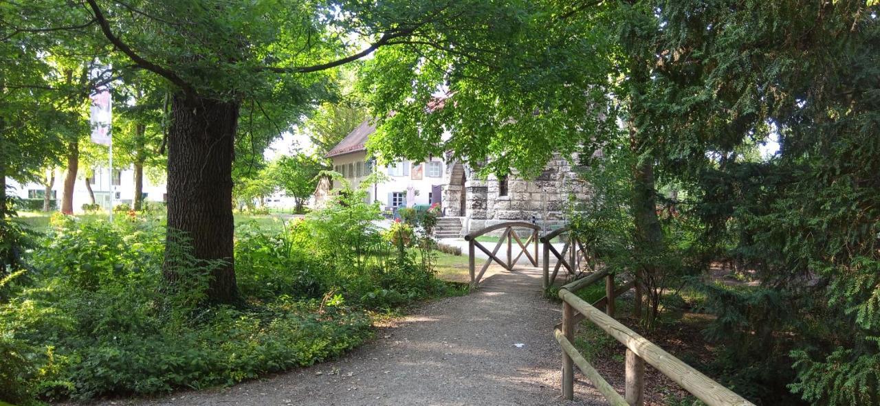 Grosses Zimmer Bad Kueche Wohnzimmer Terasse Garten Zentral Ruhig ランツベルク・アム・レヒ エクステリア 写真