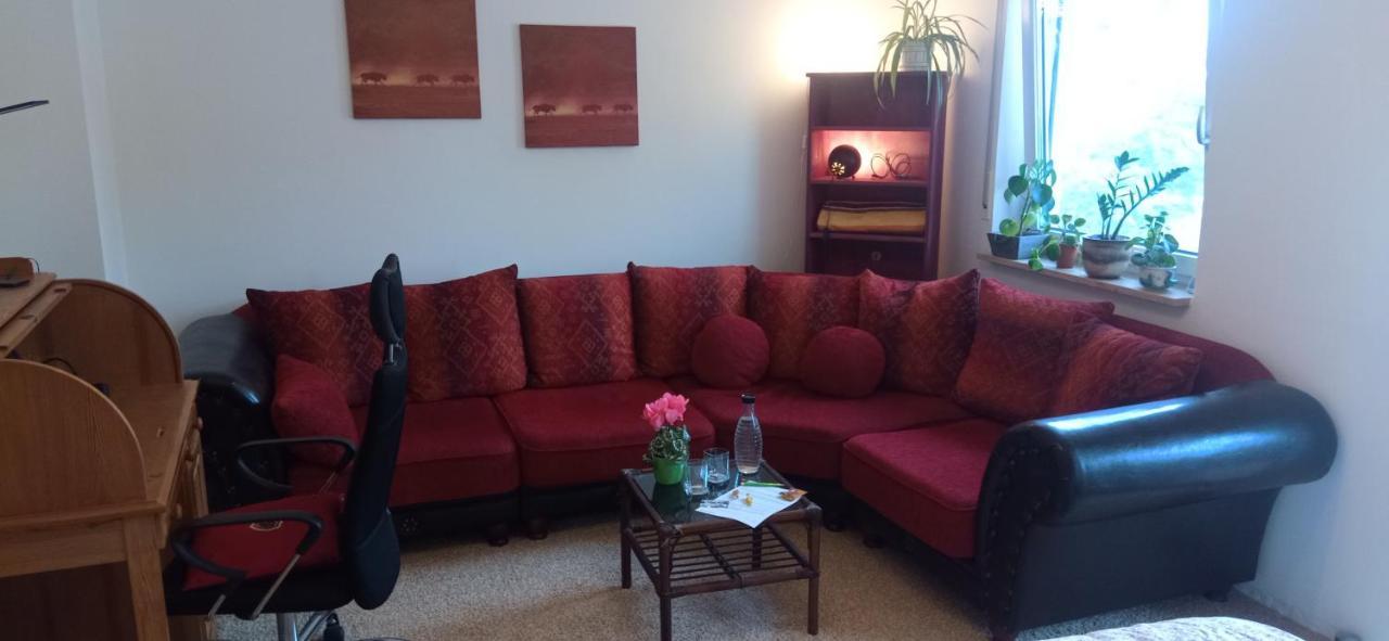Grosses Zimmer Bad Kueche Wohnzimmer Terasse Garten Zentral Ruhig ランツベルク・アム・レヒ エクステリア 写真